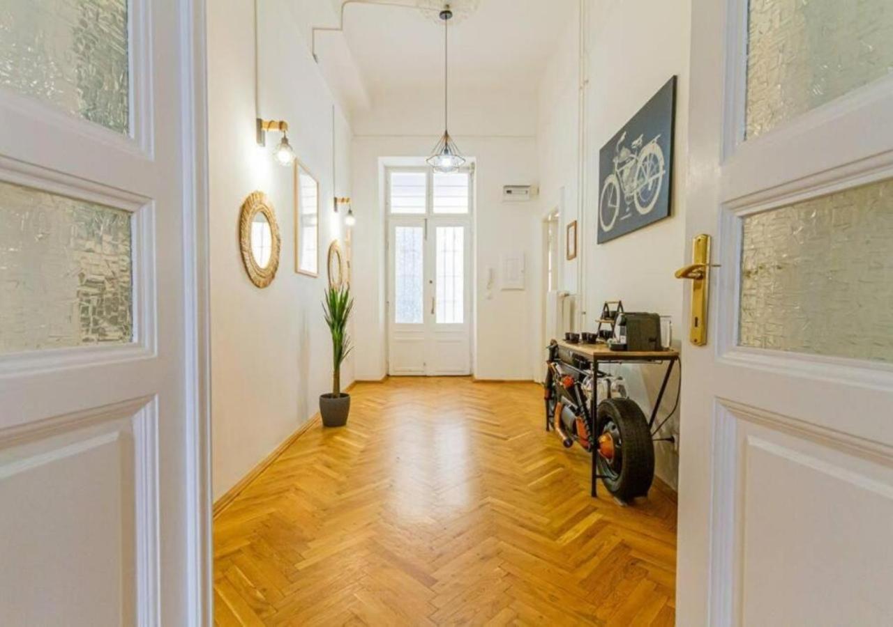 Luxury Apartment By The Famous Vaci Street Будапешт Экстерьер фото